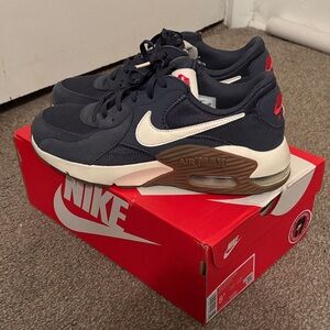 Nike Air Max Men's Dark Blue and White Sneakers